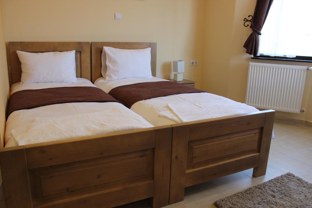 Bed and Breakfast Alice Panzio Gold Kalocsa Zimmer foto