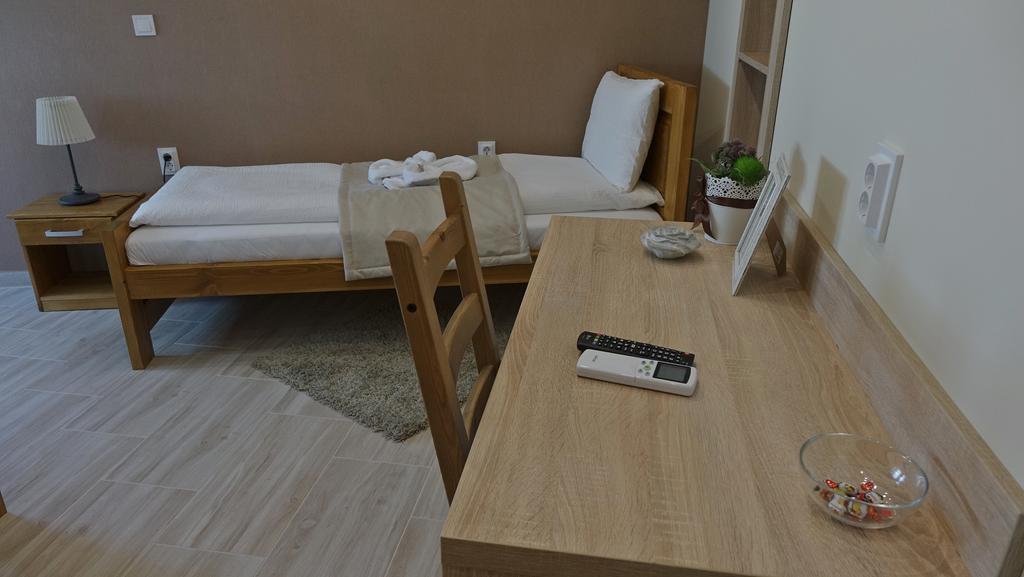 Bed and Breakfast Alice Panzio Gold Kalocsa Exterior foto